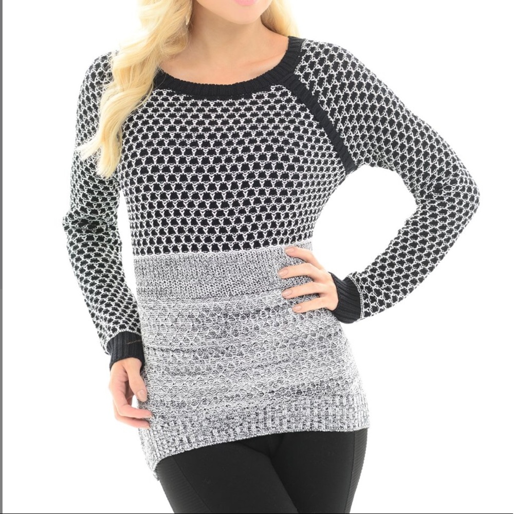 Last one!Geometric color-block sweater